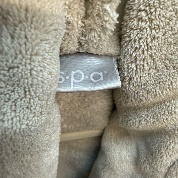 Brookstone Cream Robe - Picture 9 of 12